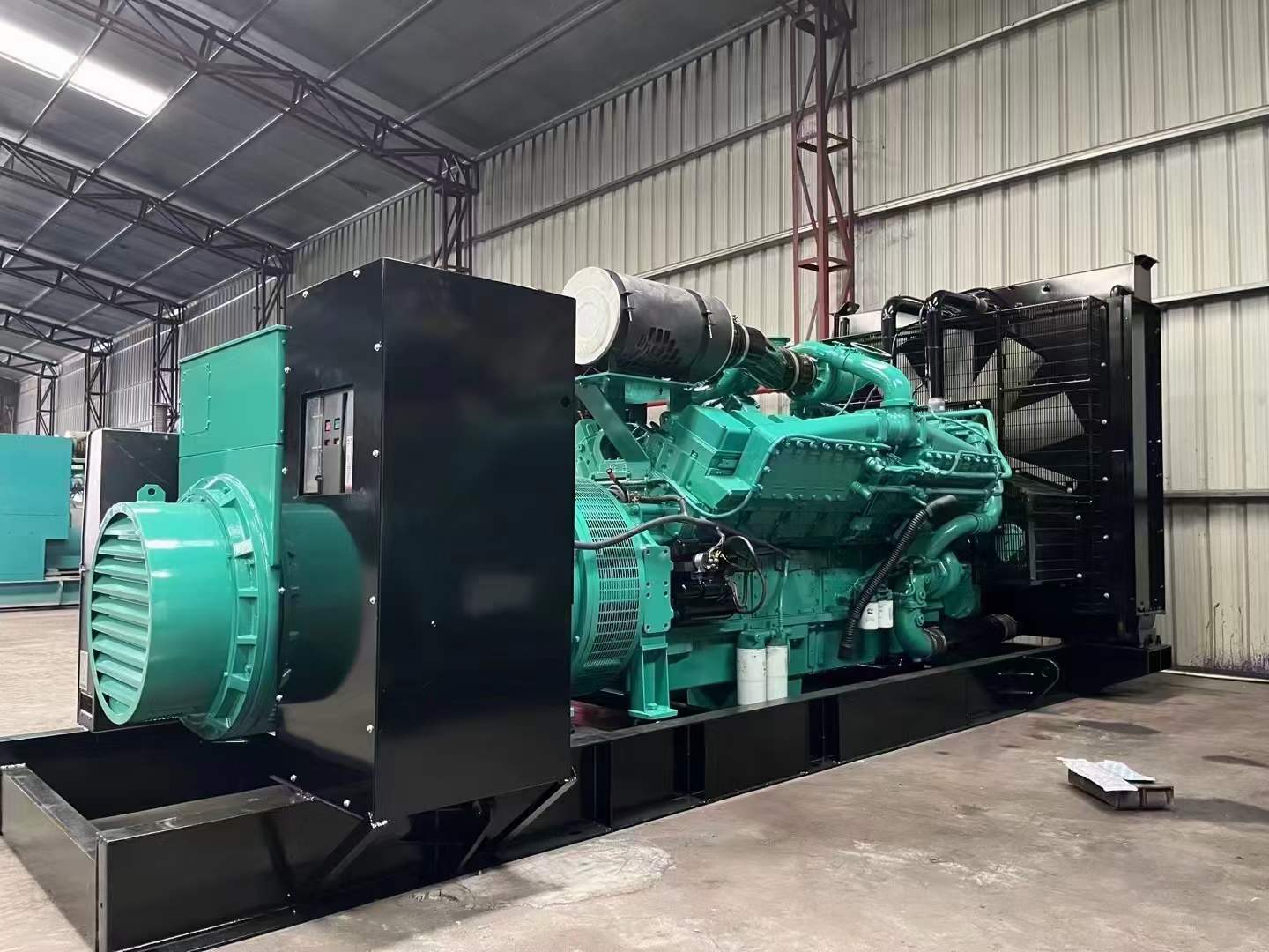 志丹如何降低 800kW 柴油发电机输出电流的波动？